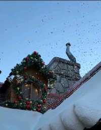 芬蘭極光下遇見聖誕老人！這座童話小鎮美哭了