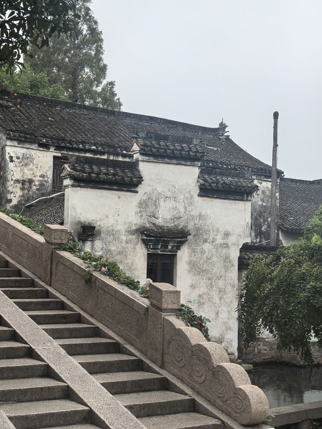 總要去趟周莊古鎮吧，看看課本裡的江南