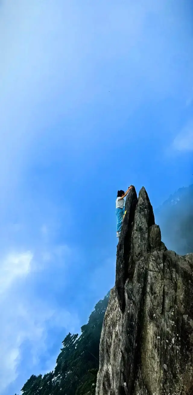 不識廬山真面目？且隨李白三日閒！