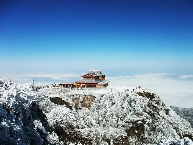 成都人別再跑遠！峨眉山的冬雪才是隱藏驚喜
