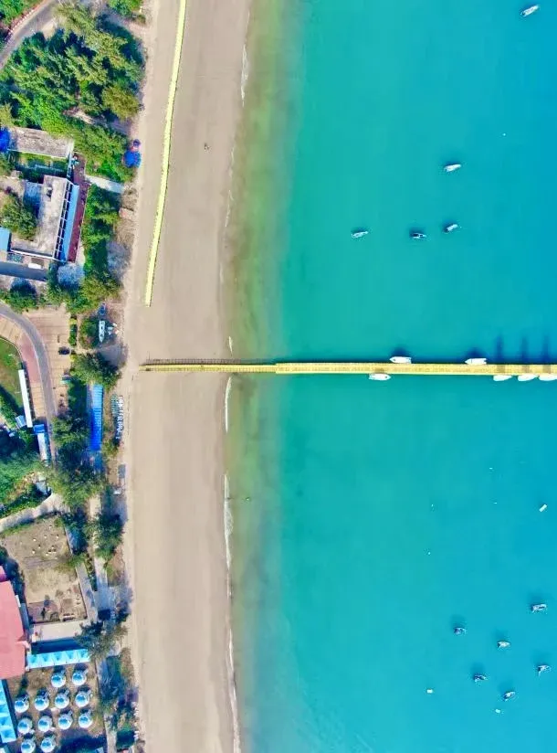 放棄三亞了 去潿洲島追鯨魚了 放棄三亞了 去潿洲島追鯨魚了