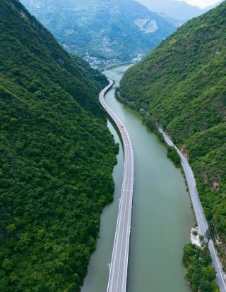 The ultimate autumn self-driving experience in Yichang! 3 legendary road trip guides