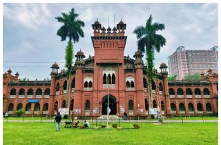 Bricks & Books: Intellectual Soul at University of Dhaka 🏛️