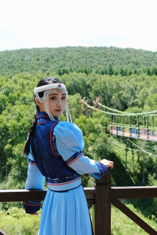 16℃ Chengde colorful forest, best spots for bestie photoshoot