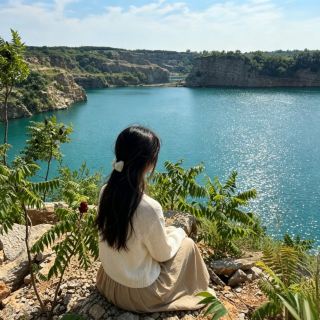 Weifang’s stunning blue lake in a mining pit hides a "little Maldives" in the mountains
