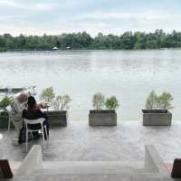 Dusk cafe ริมแม่น้ำสายบุรี !