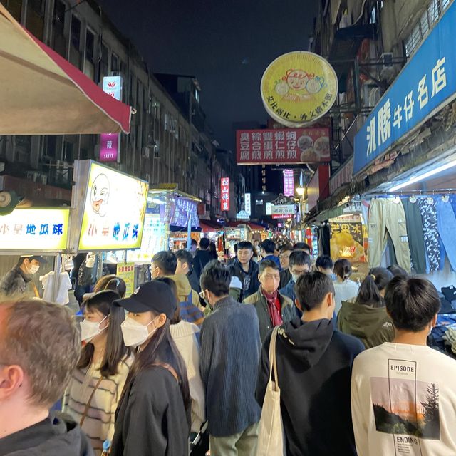 Raohe Night Market ตลาดคืนชื่อดังของกินอร่อยในไทเป