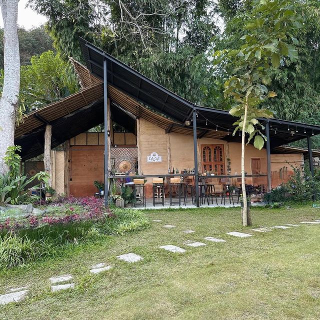 Life Cafe : Slowbar คาเฟ่ติดริมแม่น้ำโขง