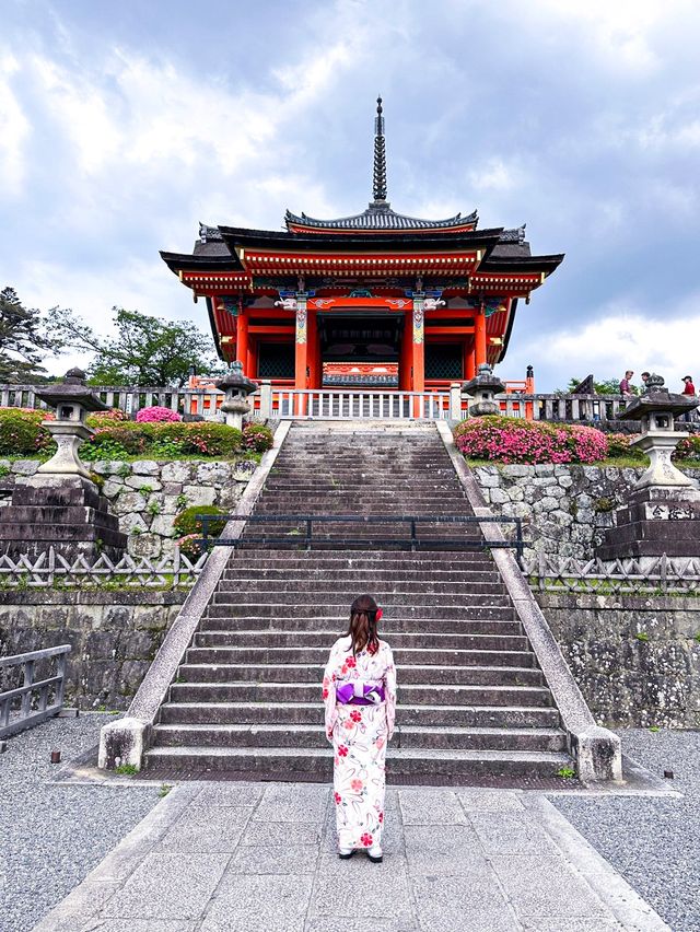 Visiting Kiyomizu Temple in Kimono