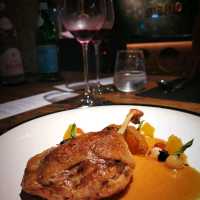 Hybrid restaurant and wine bar เพลินจิต