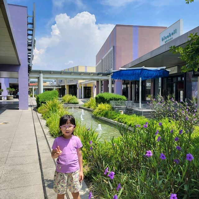 【臺中海邊Outlet】購物樂園，親子好去處。