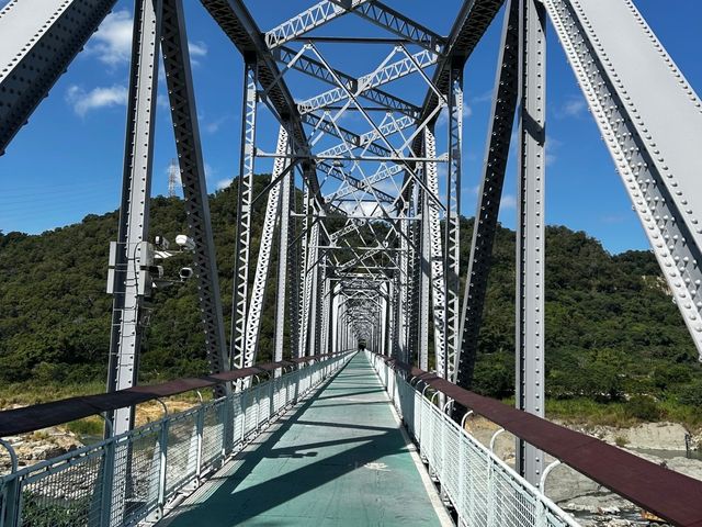 🚴‍♀️ 后豐鐵馬道：踏上自然之旅，探索鐵道遺跡！🌳