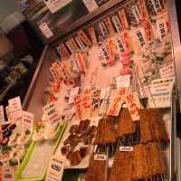 京都必去錦市場🤭魚生即買即食超新鮮🫶🏻
