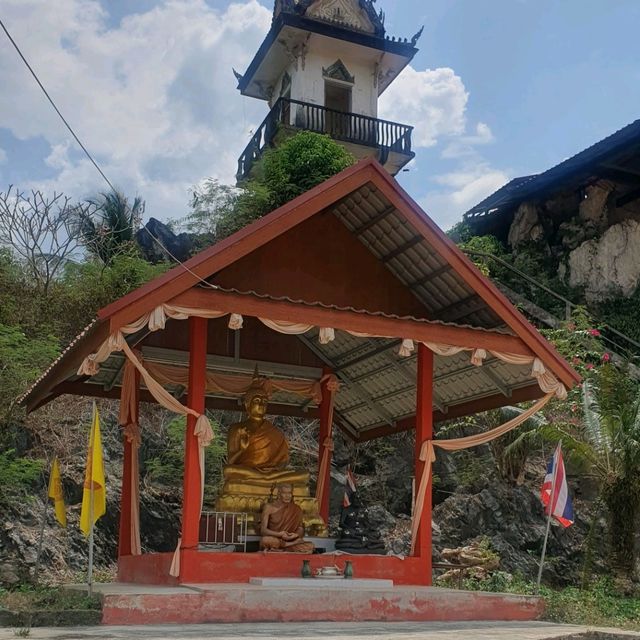 แวะนมัสการองค์พระนอน ณ วัดถ้ำเขาพระ รัตภูมิ