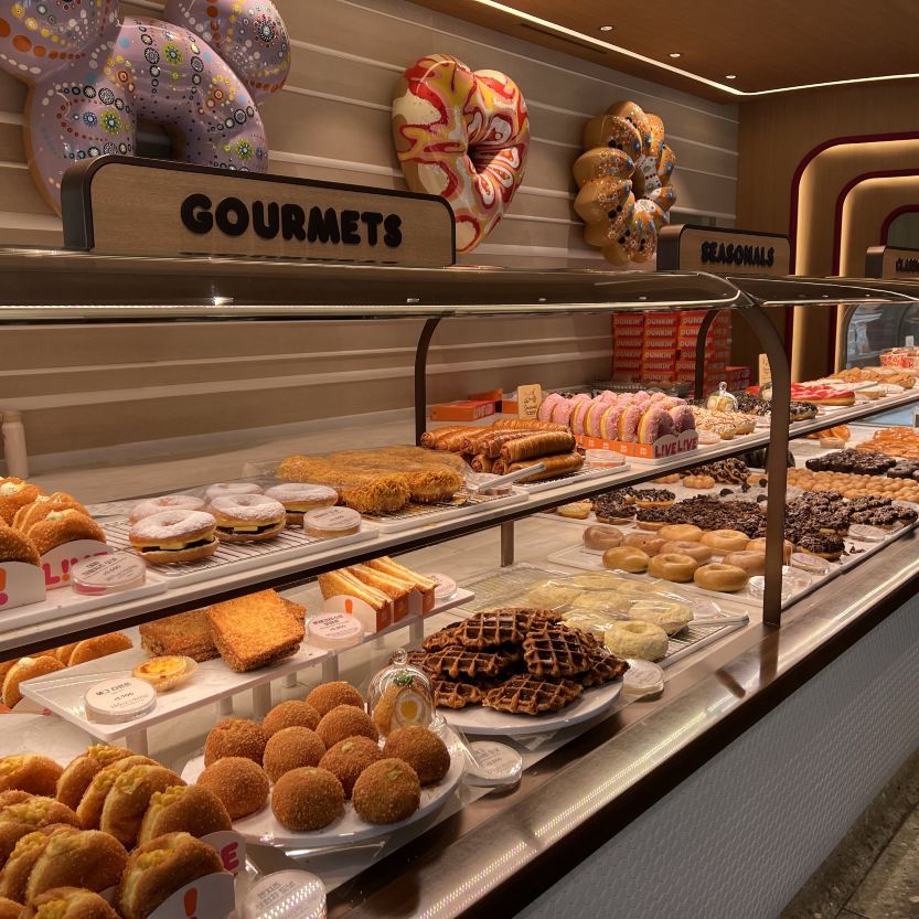 バスキンロビンス x ダンキンドーナツ　アドバタイジング　カーペット　看板 江南】韓国ダンキンドーナツの旗艦店“DUNKIN' LIVE” | Trip.com 江南区