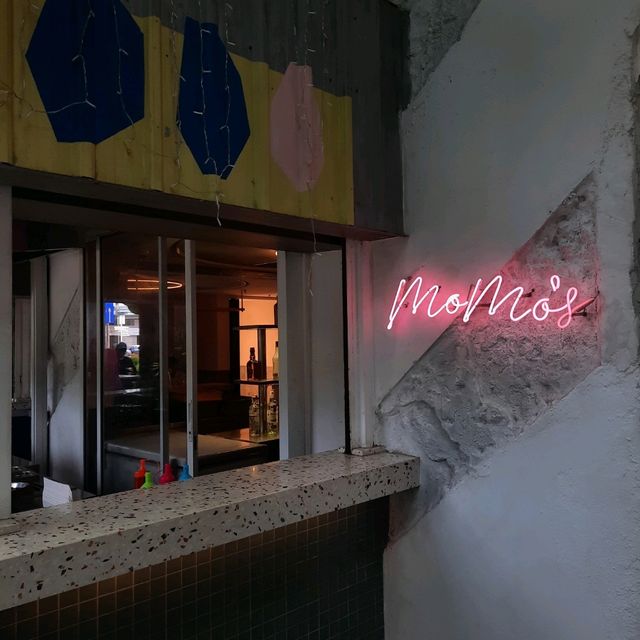 Eat & and drinks at Momo's Boutique Hotel 🍹🍸 
