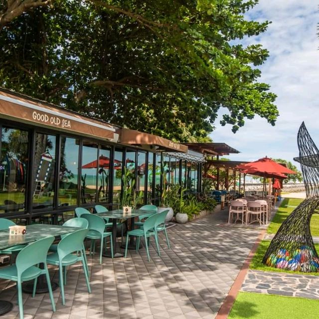 คาเฟ่พัทยา ริมหาดสุดชิค Good Old Sea Beach Cafe