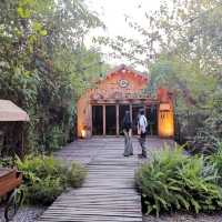 Rustic Market. An awesome hang out spot!!