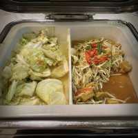 บุฟเฟต์ข้าวต้ม 299 ที่ Holiday Inn Sriracha 