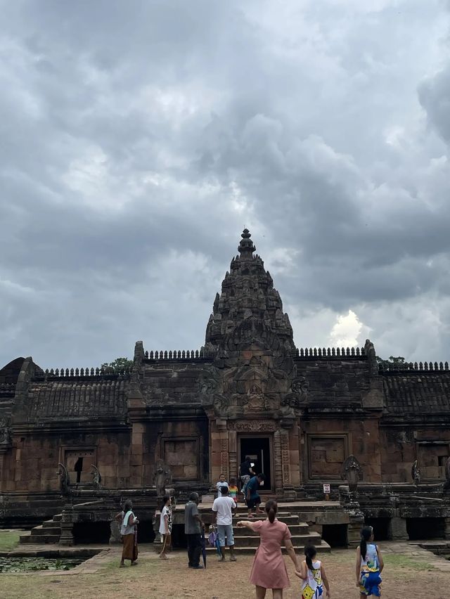 ปราสาทหินพนมรุ้ง🏰