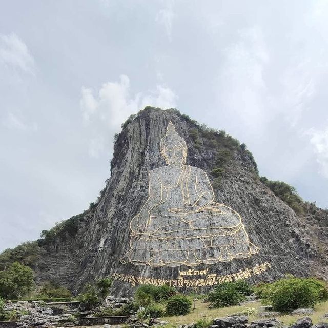 A Giant Buddha Mountain in Chonburi 😌