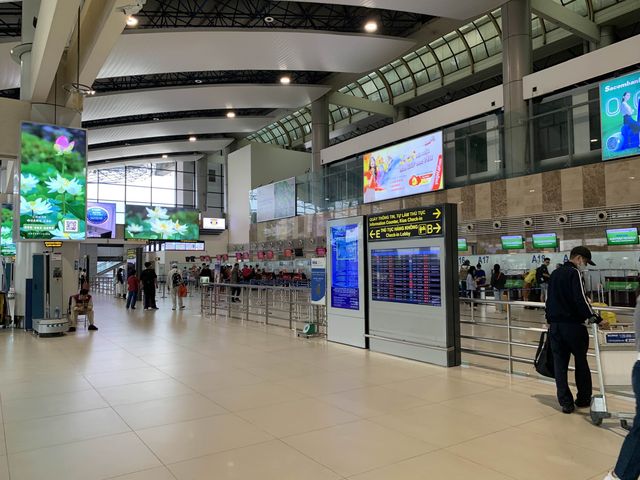 ベトナム　ベトナム観光　ハノイ　ノイバイ国際空港の国内線ターミナルを散策してみた！