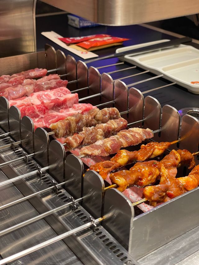 【白玉串城】🇰🇵 驚喜自動旋轉燒烤店✨