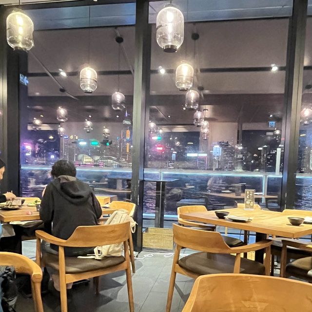尖沙咀邊嘆維港夜景邊食晚餐