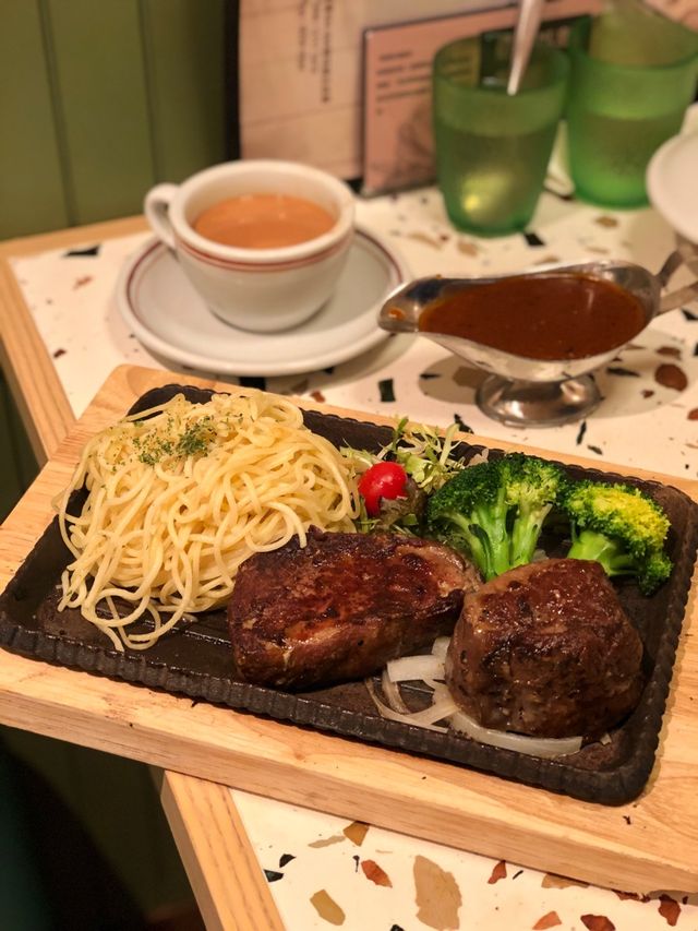 經典港式茶餐廳冰室