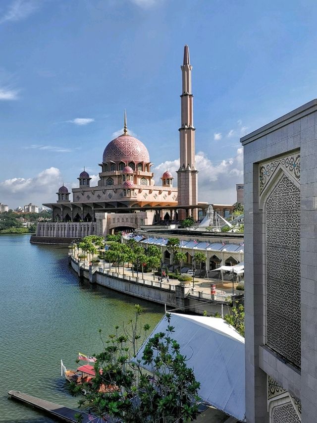 Putra Mosque, the Iconic landmark of Putrajaya