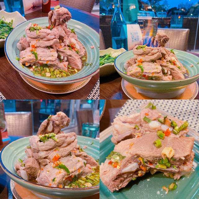 想食fusion越泰菜，好友今日就揀咗位於麗豪酒店地下既河夢Vi，Vi 乃越南語，即「味道」之意，意謂為食客帶來無窮味道～