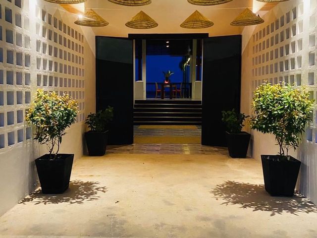 The Riviera cafe and restaurant 