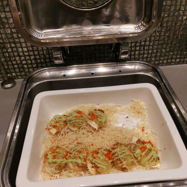 嘩！原來荃灣有間咁有水準嘅自助餐<Cafe Circle滋味蟹饌自助餐 >