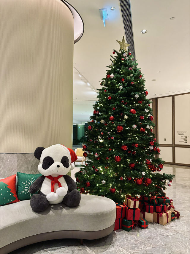 「香港富麗敦海洋公園酒店：聖誕節氣氛🎄適合渡假家庭」