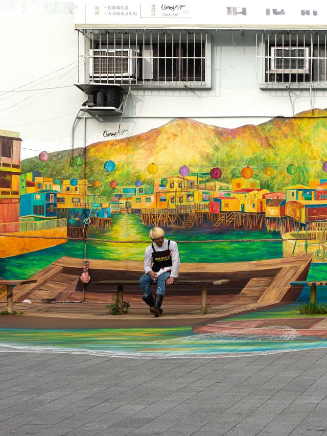 Explore the scenic fishing village of Tai O in Hong Kong! 📷