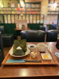 昔ながらの喫茶店でモーニング