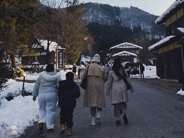 สัมผัสอากาศหนาวที่หมู่บ้านมรดกโลกญี่ปุ่น 🏘️❄️