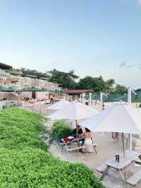 Sentosa food trucks by the beach