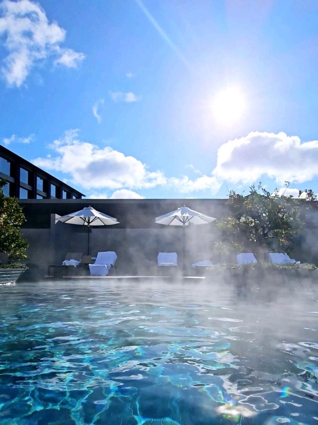 【京都】天然温泉の屋外プールを堪能！ステイしながら心身共にととのうホテル✨
