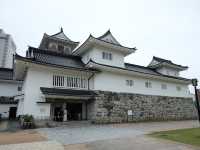 เที่ยวปราสาทโทยามะ(Toyama Castle)