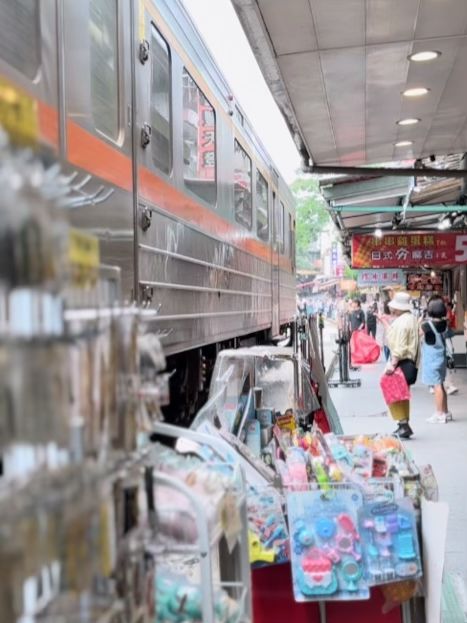【台北】ノスタルジックな街の線路でランタン飛ばし🎈