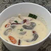 旺角覓食樓上舖泰餐