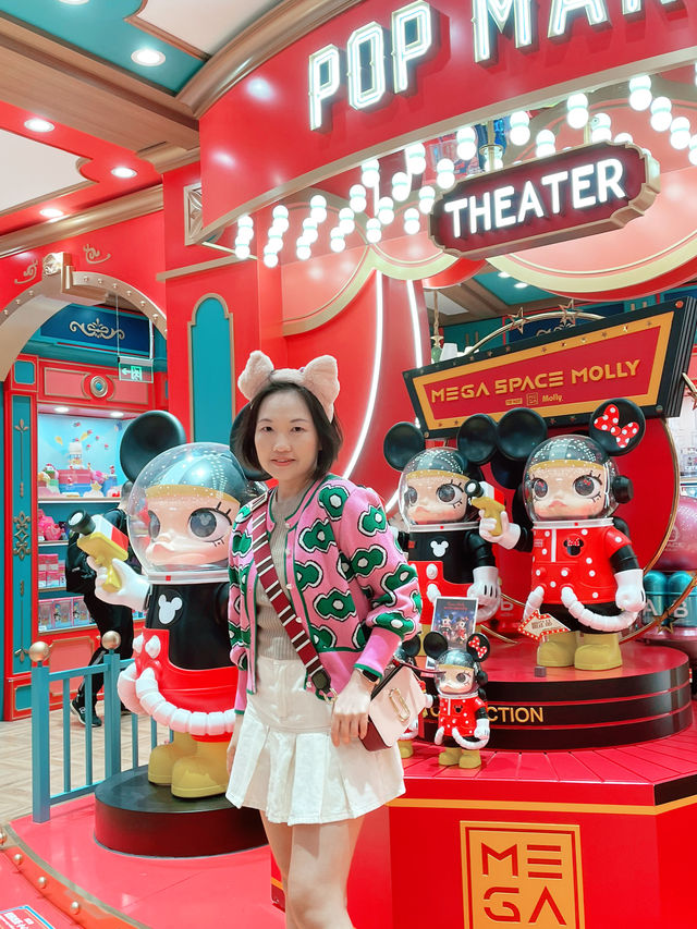 🏰🎠 **探索奇幻之旅：上海迪士尼小鎮**