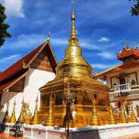 วัดพระสิงห์ กราบสักการะพระพุทธสิหิงค์(พระสิงห์)