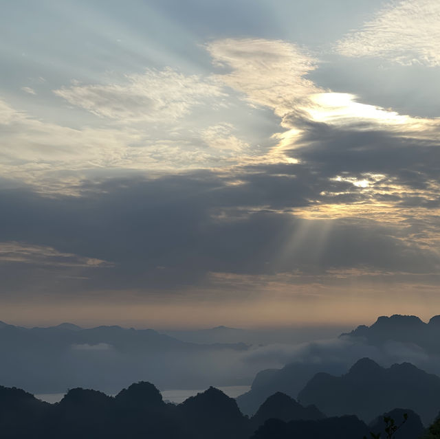 Hoa Binh - Mảnh đất còn nhiều bí ấn