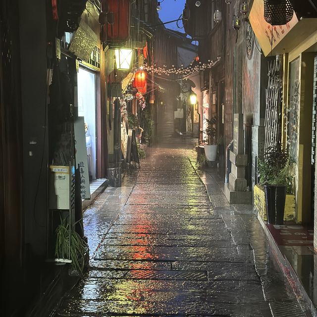 Wandered into Zhujiajiao ancient town 🛶