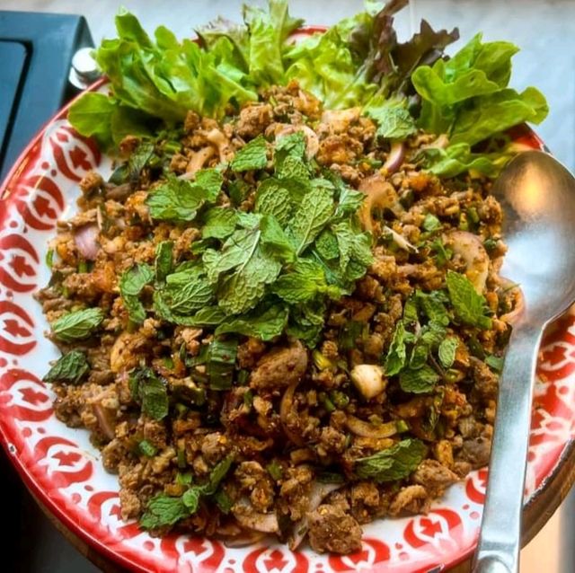 พามาทานอาหารบุฟเฟ่ต์ Street Food ในโรงแรม