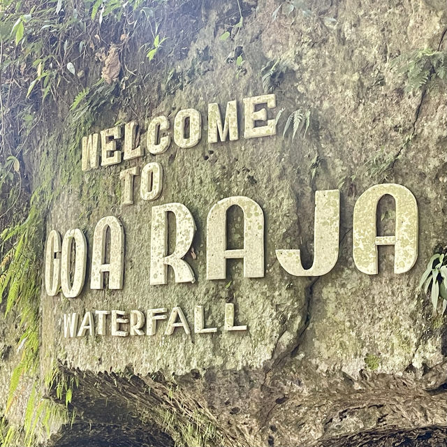 Goa Raja瀑布-別有洞天的巨大瀑佈，冒險型旅行者必去