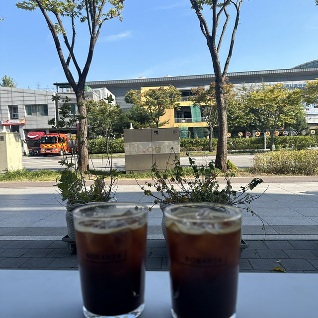 《韓国/君子》オリニデ公園目の前のCAFE ☕️🌿テラス席でティータイム♪ BONANZA