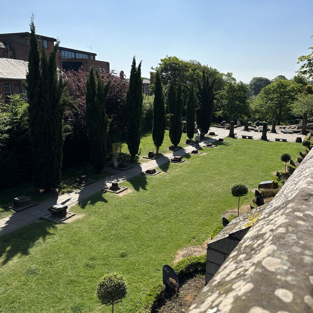 City day tours at Chester city walls